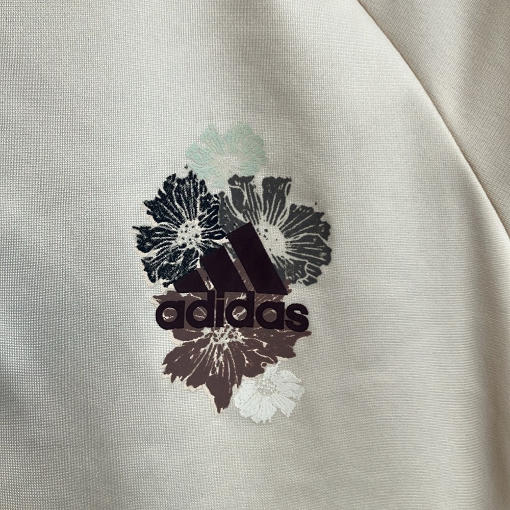 Adidas - Picture 2 of 16